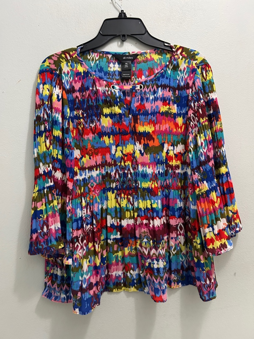 ALI MILES Multicolor Pleated Ikat-Print Blouse